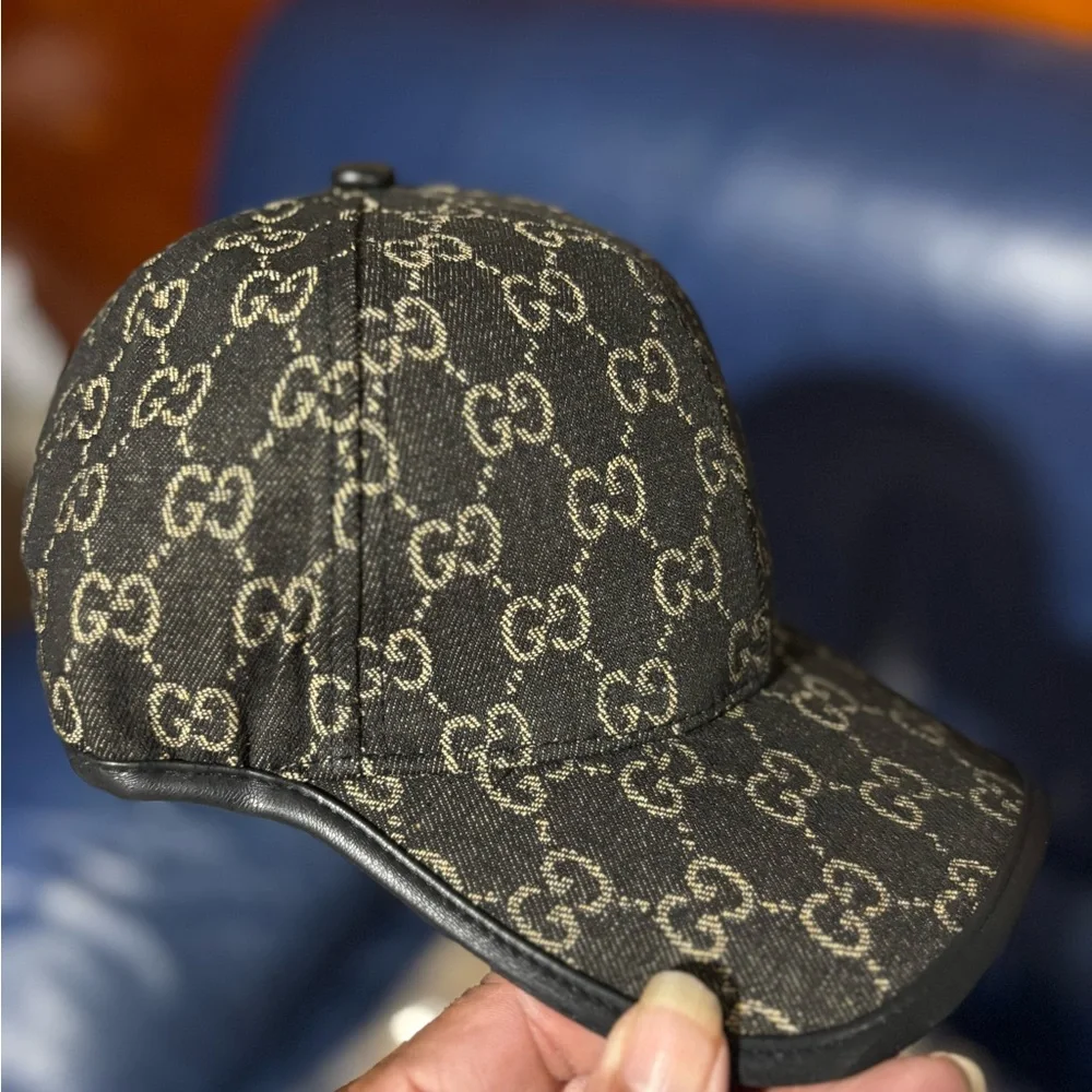 Gucci Black and Gold Patterned Cap - Picture 2 of 10